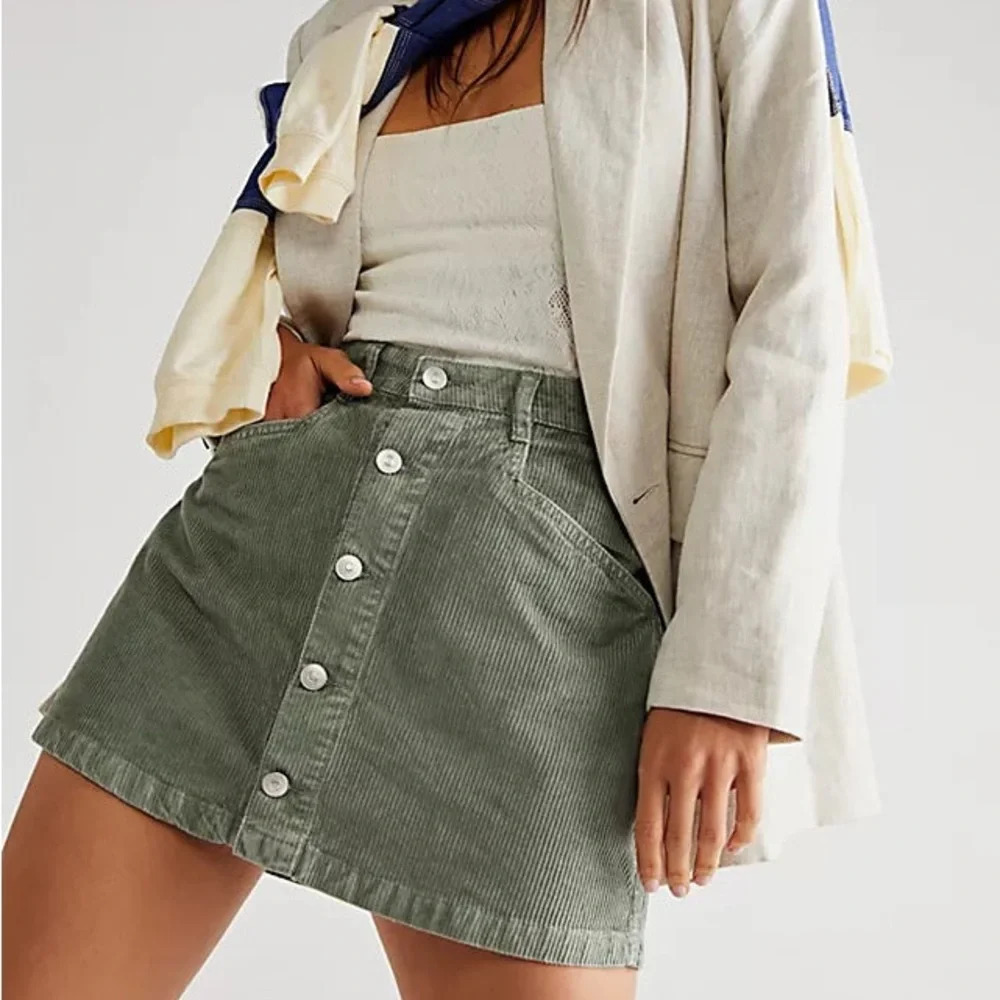 FREE PEOPLE Ray Corduroy Mini Skirt Size 12 NWT